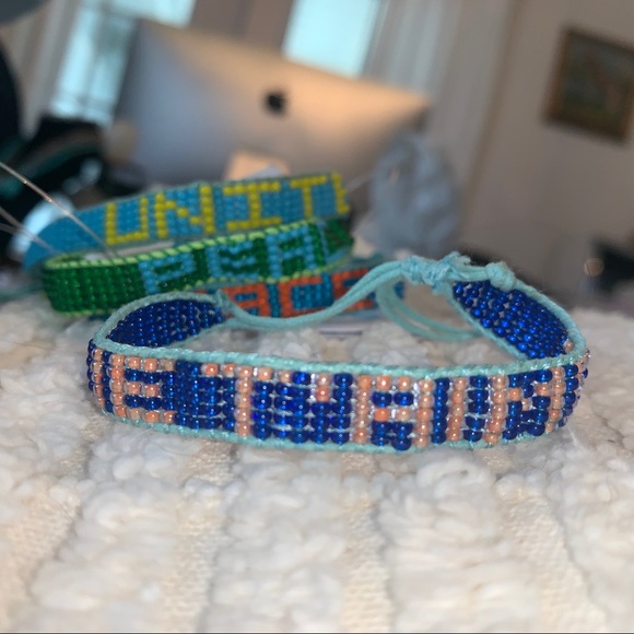 SET OF 4 NEW KENYAN BEADED BRACELETS PEACE LOVE - Picture 6 of 7